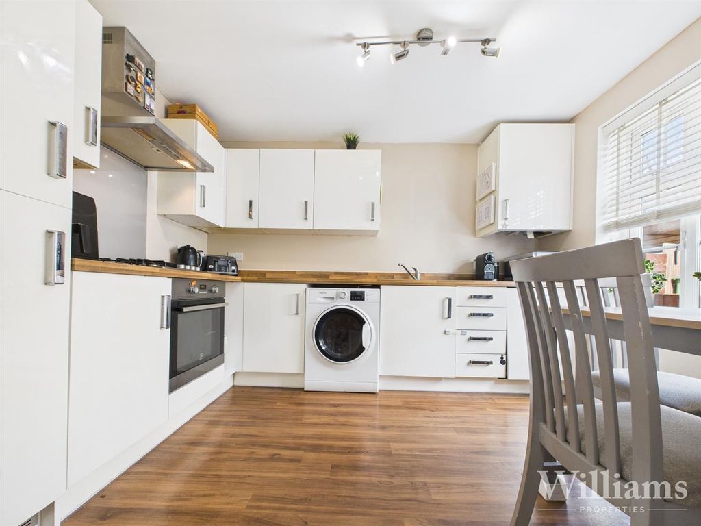 Property photo 2 of 19 Cam04950G0-Pr0129-Still008.Jpg