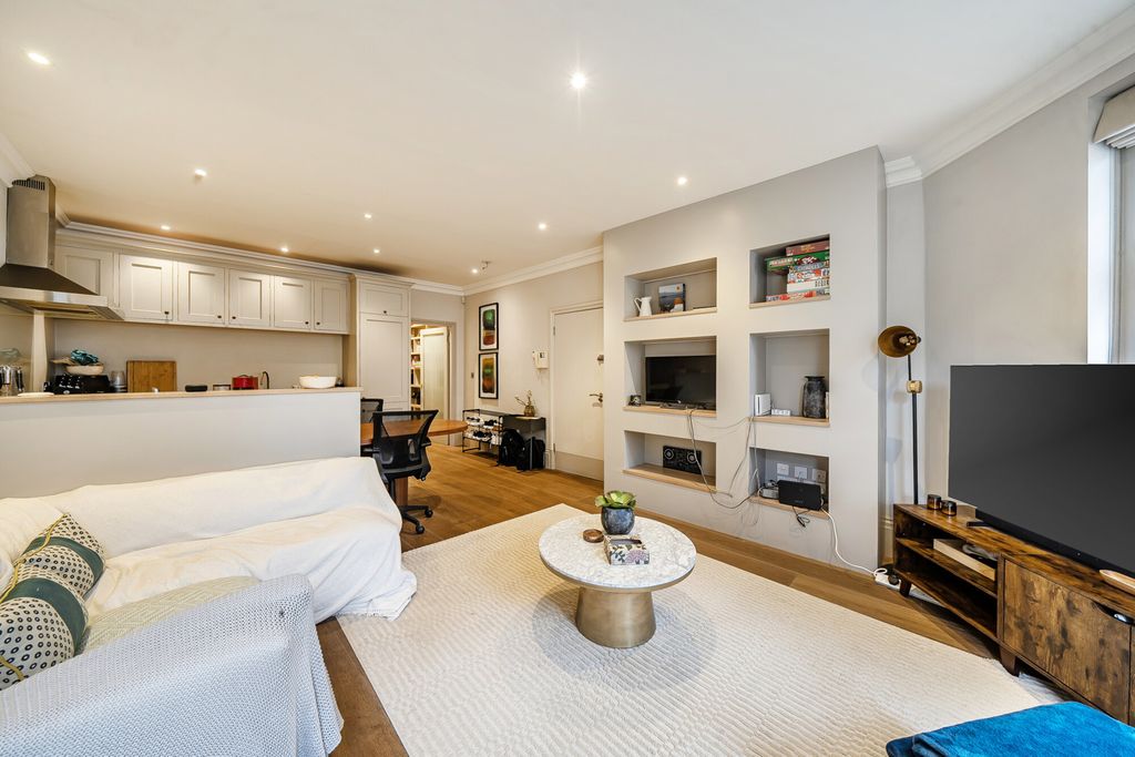 Property photo 3 of 18 1434187-13-69c681...