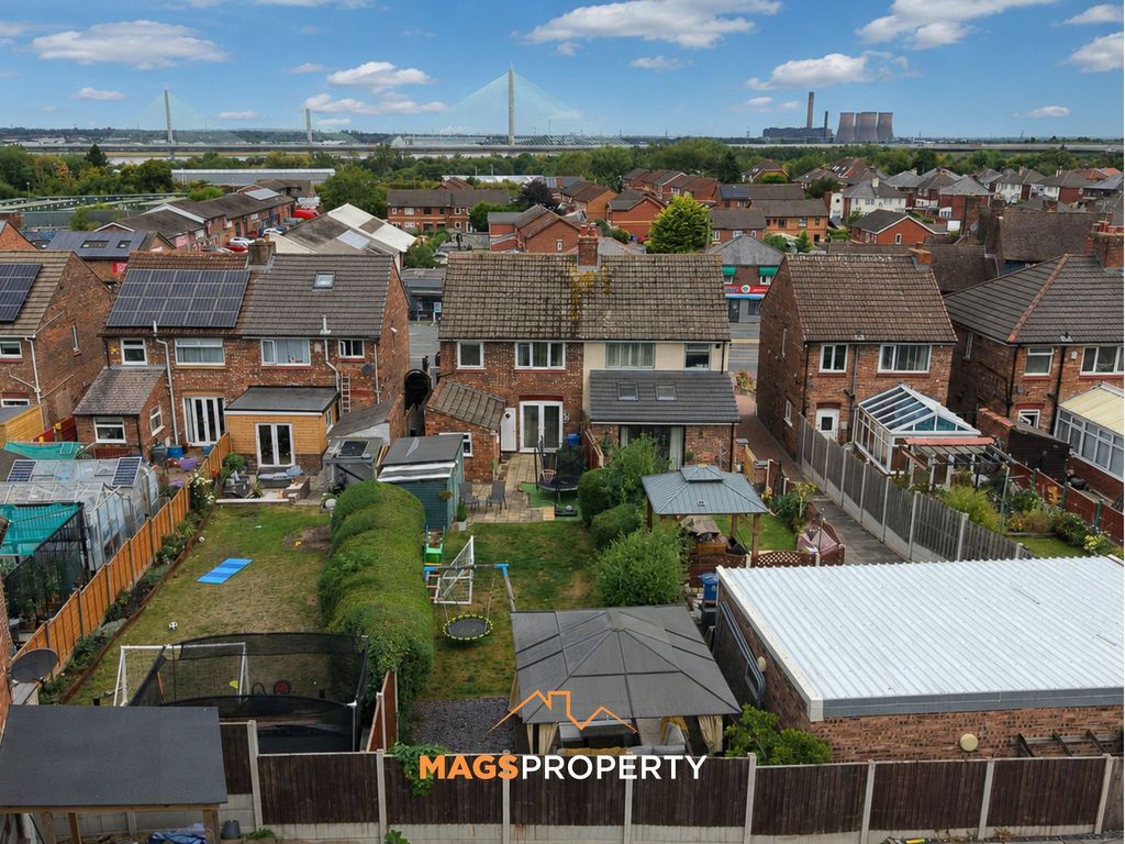 Property photo 2 of 32