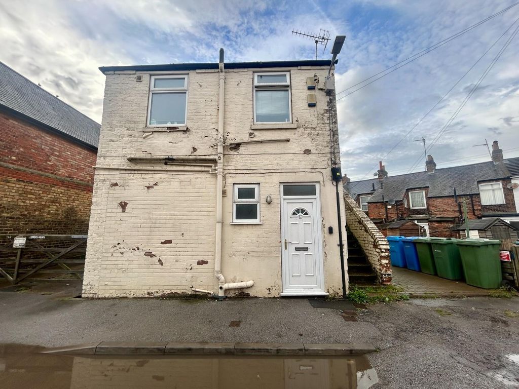 Property photo 1 of 6 Front Exterior