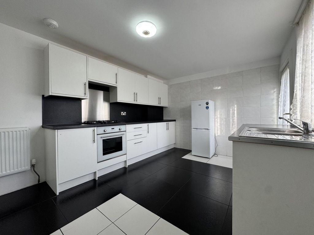 Property photo 2 of 20 Kitchen