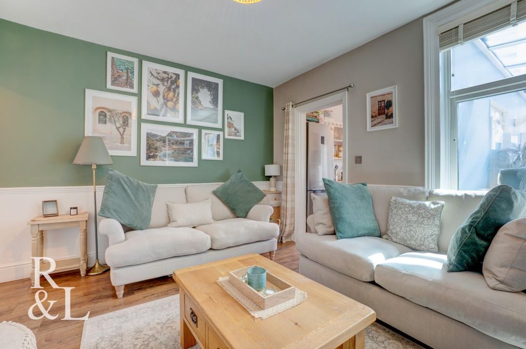 Property photo 3 of 32 27 Moira Road (16).Jpg