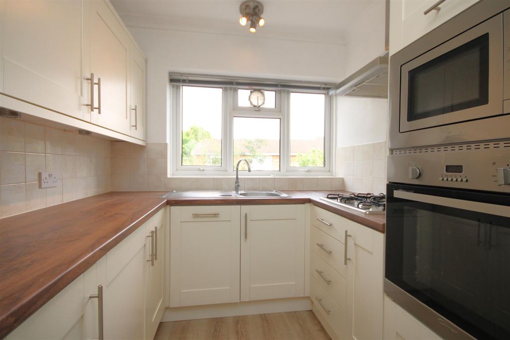 Property photo 2 of 6 Kitchen.Jpg