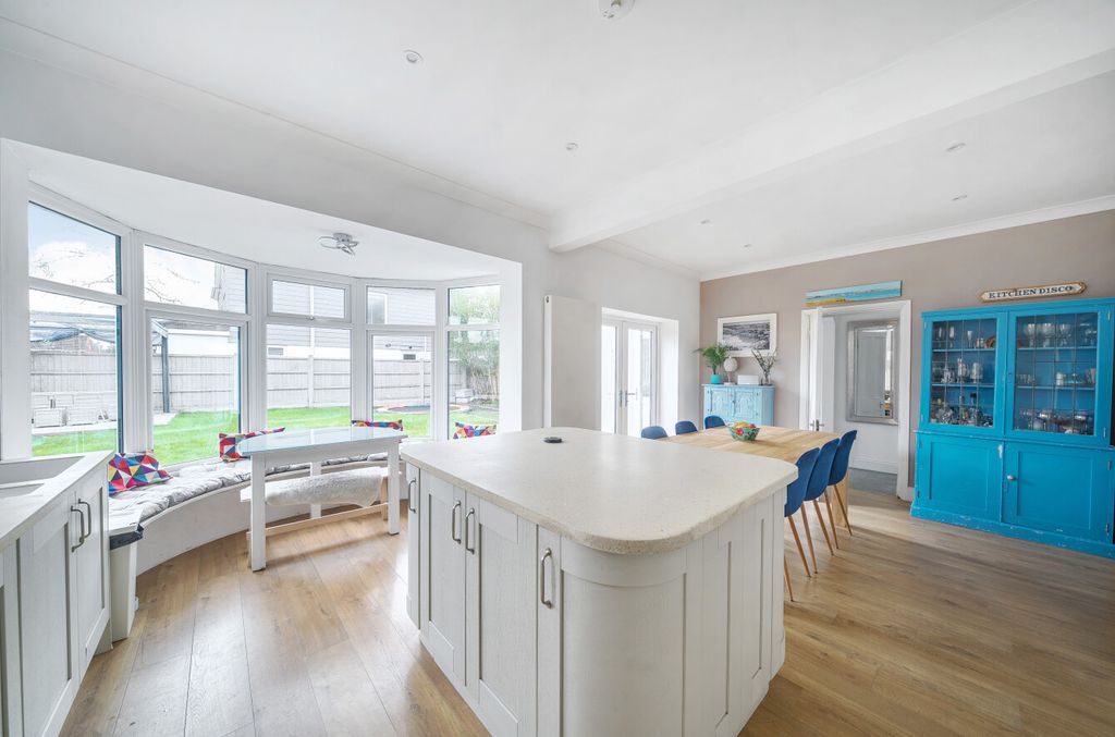 Property photo 3 of 16