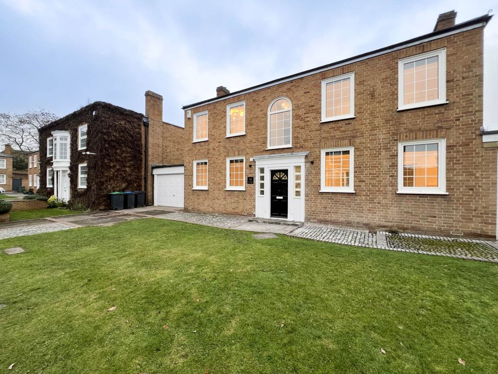 Property photo 2 of 37