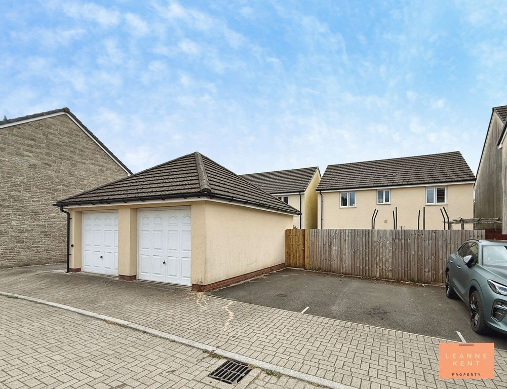 Property photo 2 of 42
