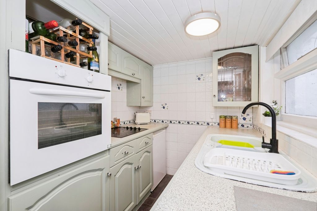 Property photo 3 of 16 Photo