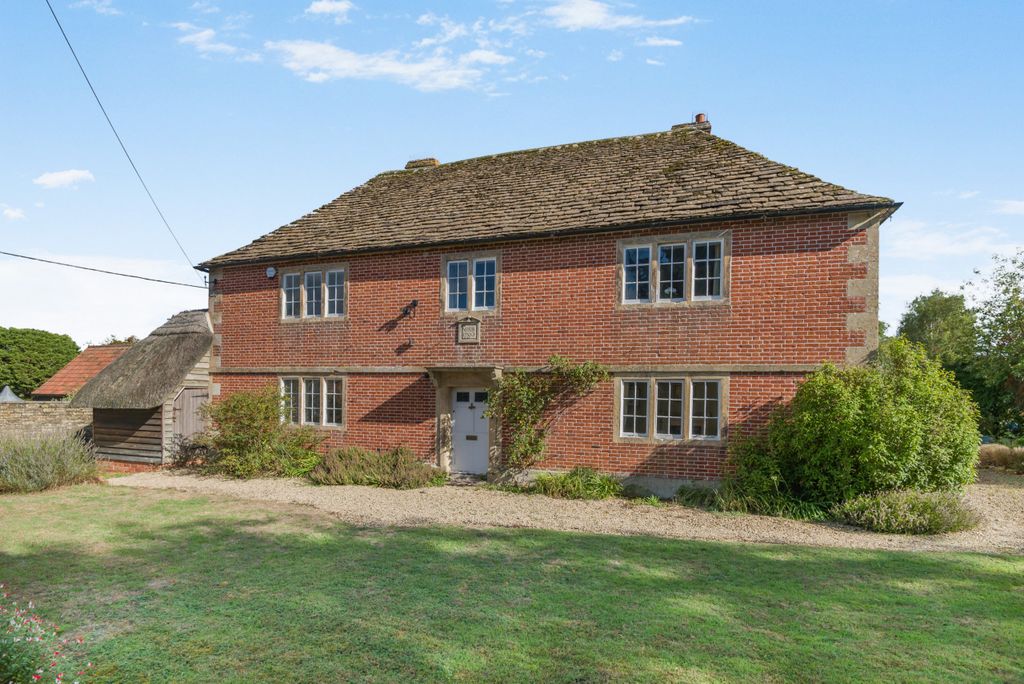 Property photo 1 of 18 Longleaze House