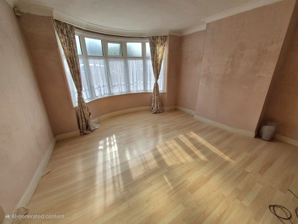 Property photo 3 of 11 4432962