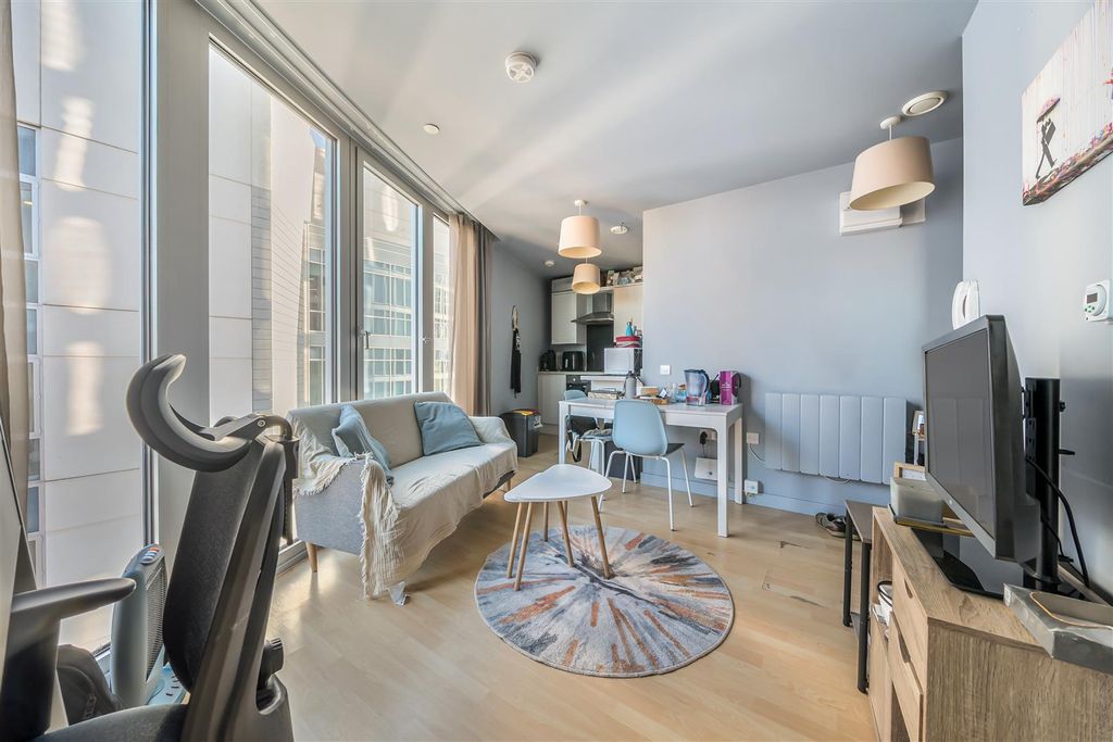 Property photo 2 of 11 1383861-8-69205627E94Af.Jpg