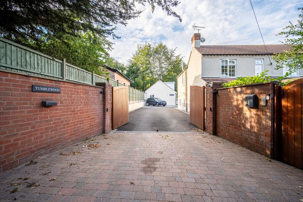 Property photo 3 of 38