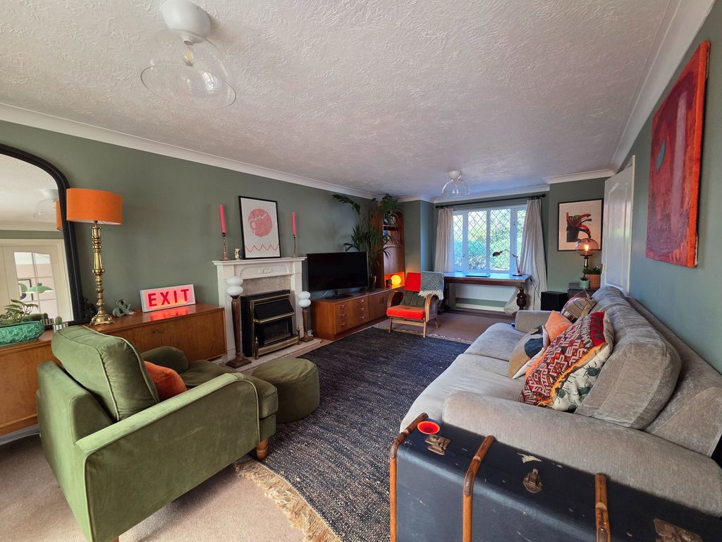 Property photo 2 of 34