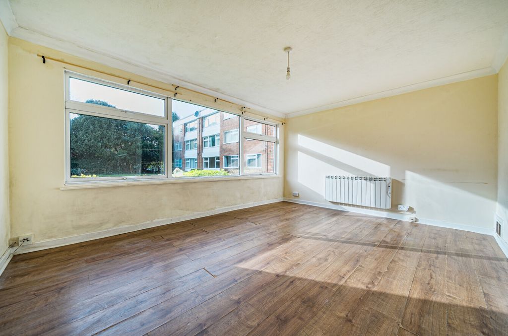 Property photo 2 of 13 1424596-3-69A9Bec...