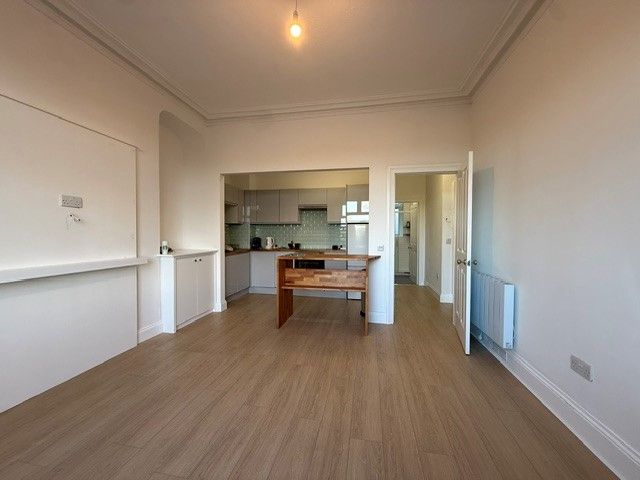 Property photo 3 of 10 Photo 3