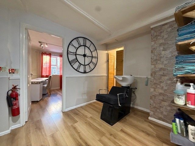 Property photo 2 of 6 1