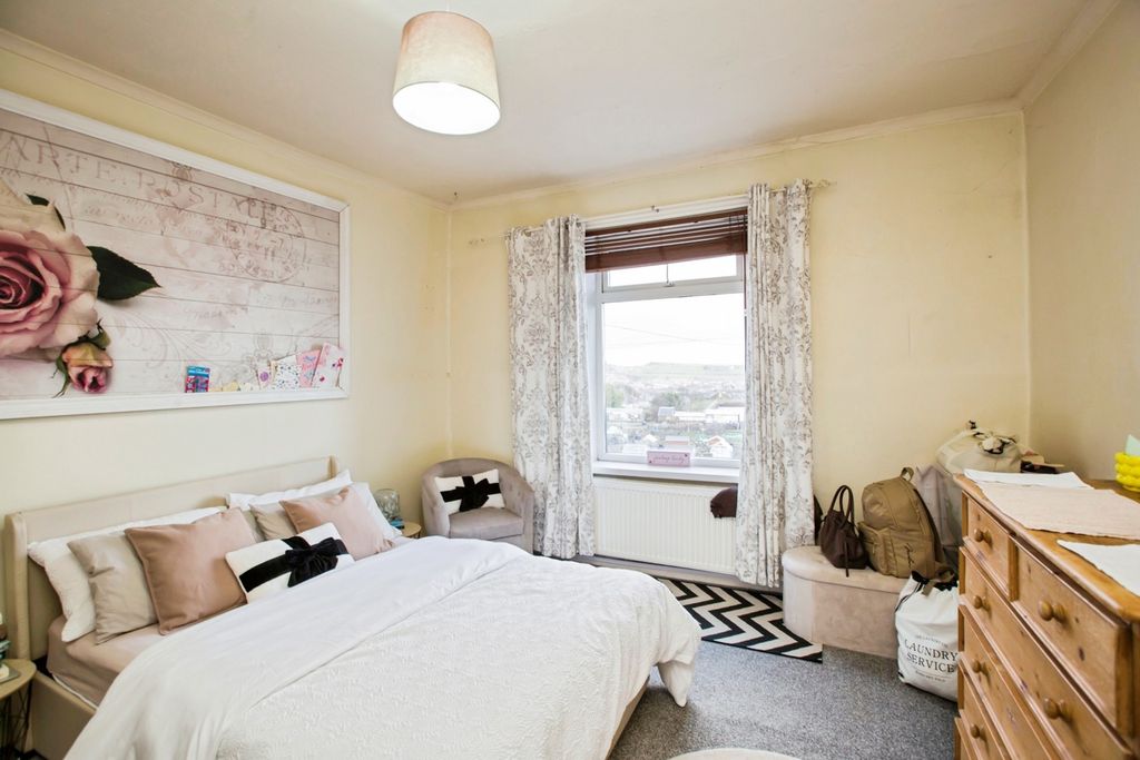 Property photo 3 of 18 Pbox-Img.Jpg