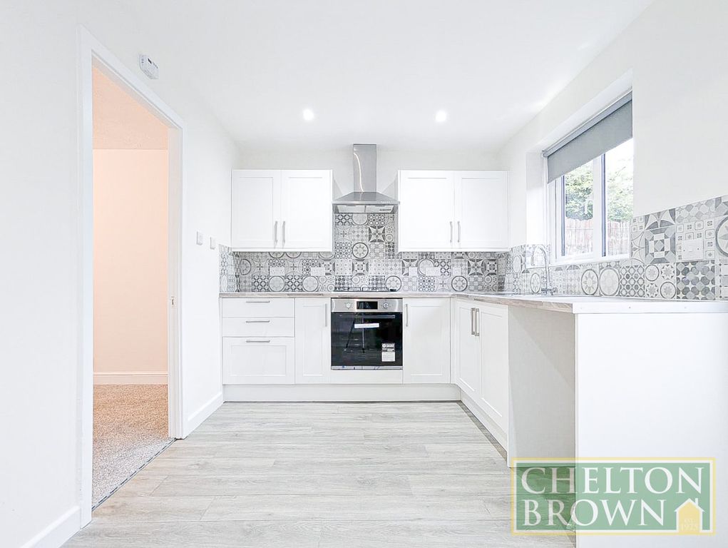 Property photo 2 of 17 Kitchen