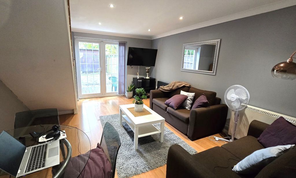 Property photo 2 of 10