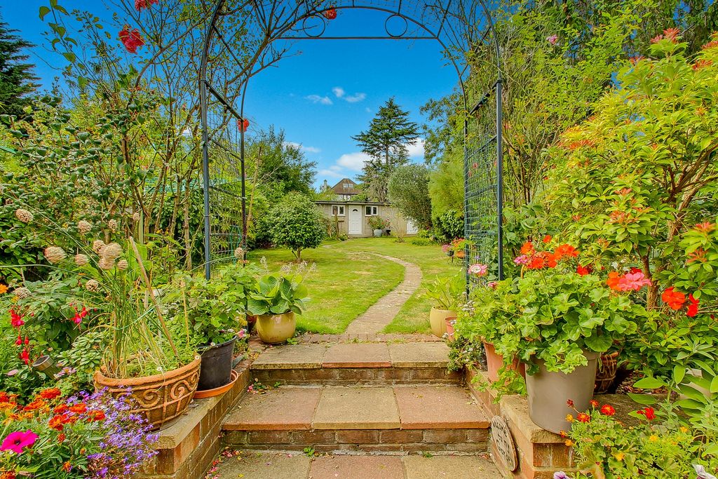 Property photo 3 of 17 Photo 7