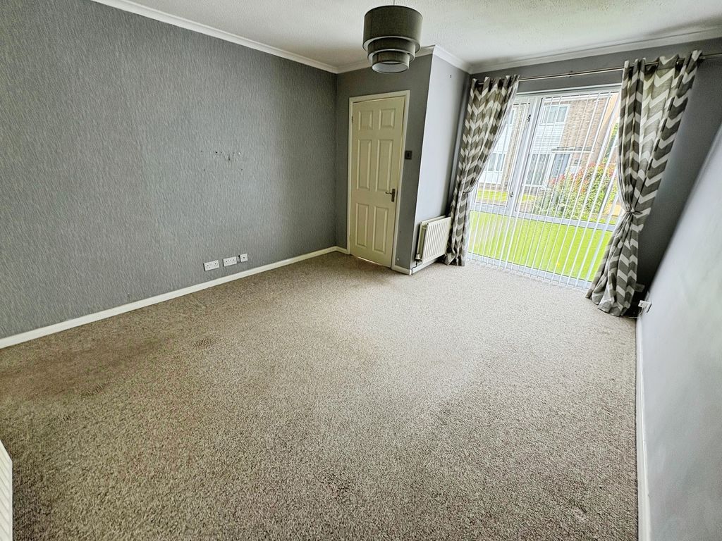 Property photo 2 of 9 Photo 9