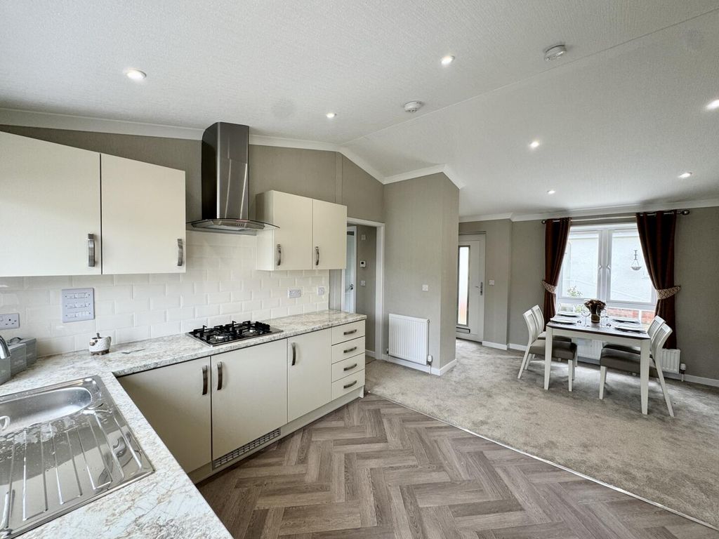 Property photo 3 of 13 Kitchen