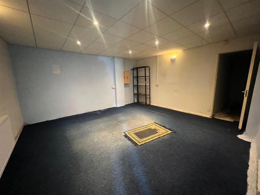 Property photo 3 of 8 Studio.Jpg