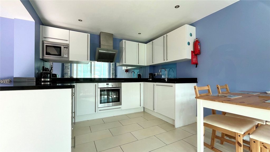 Property photo 2 of 11 Picture No. 21