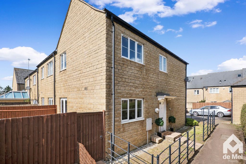 Property photo 1 of 14 Photo 13