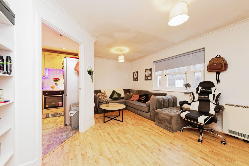 Property photo 3 of 17 Photography