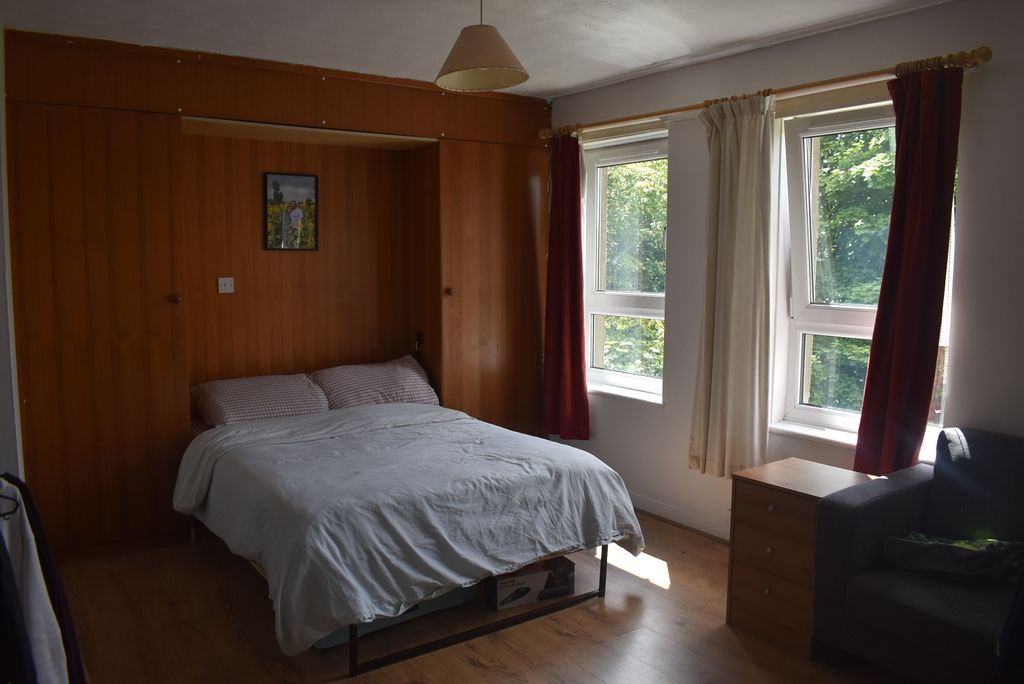 Property photo 2 of 3