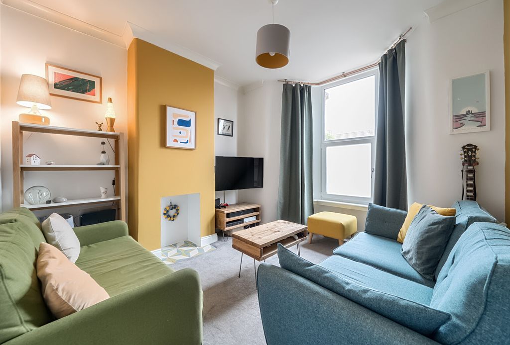 Property photo 2 of 22 1335909-1-68A5Fb9...