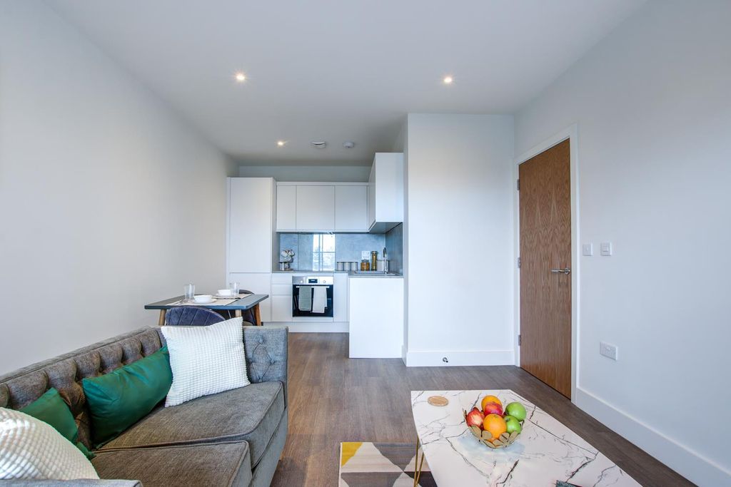 Property photo 3 of 7 Img_2292_3_4_5_6.Jpg