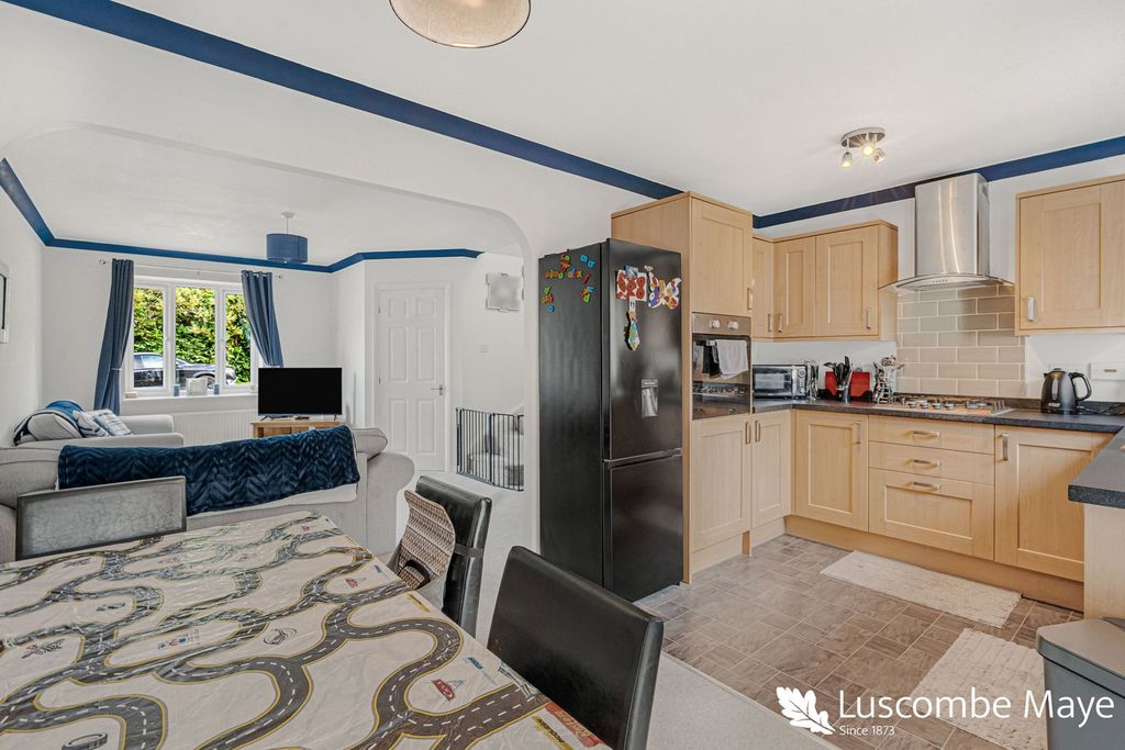Property photo 2 of 18