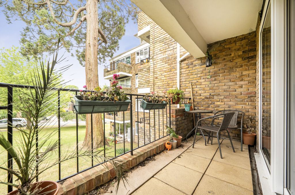 Property photo 3 of 20 1463976-7-6A07285...