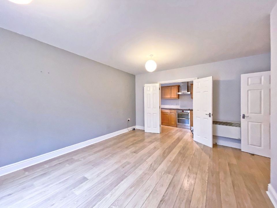 Property photo 3 of 11 3