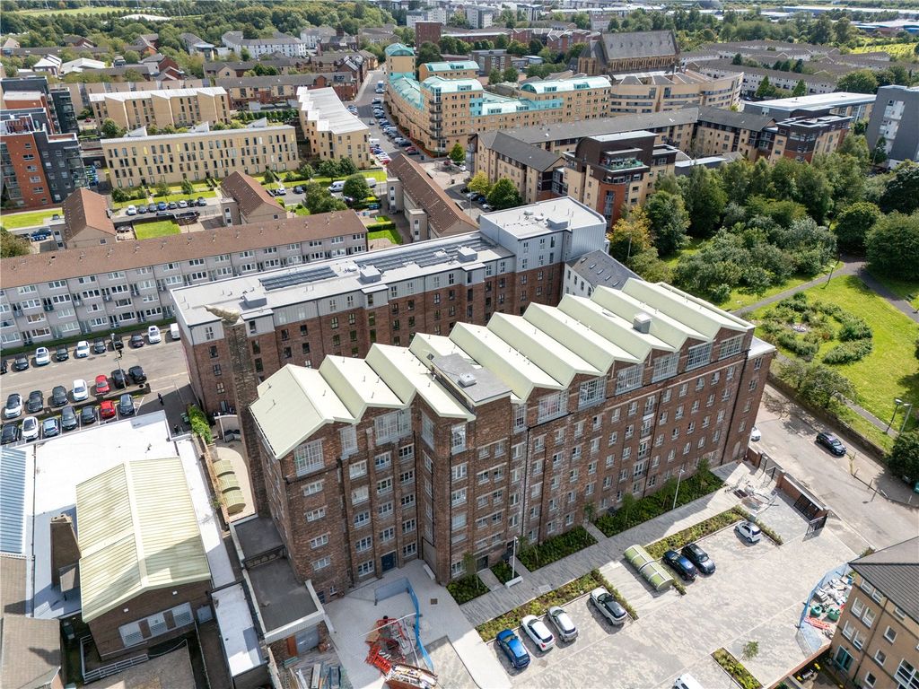 Property photo 1 of 16 Picture No. 13