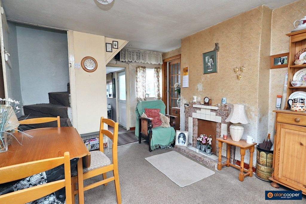 Property photo 3 of 19 4483774