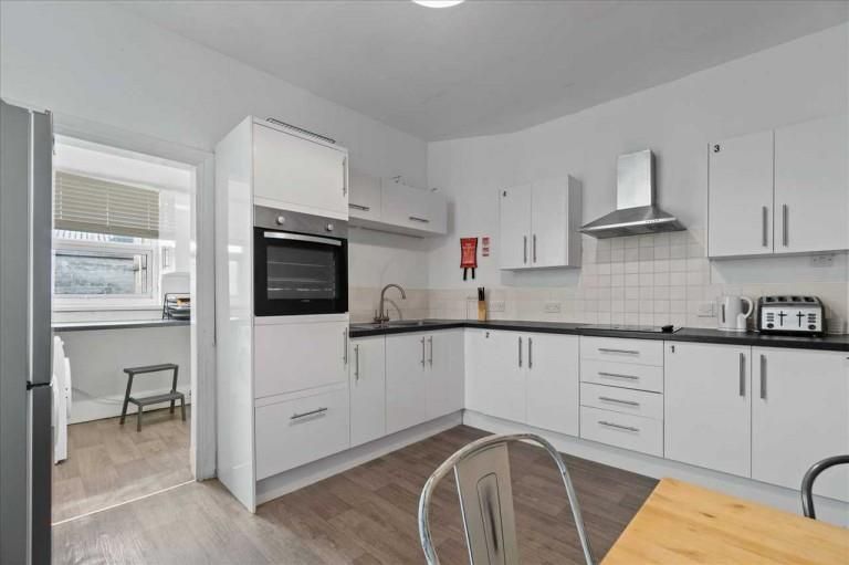 Property photo 2 of 16 Kitchen 3.Jpg