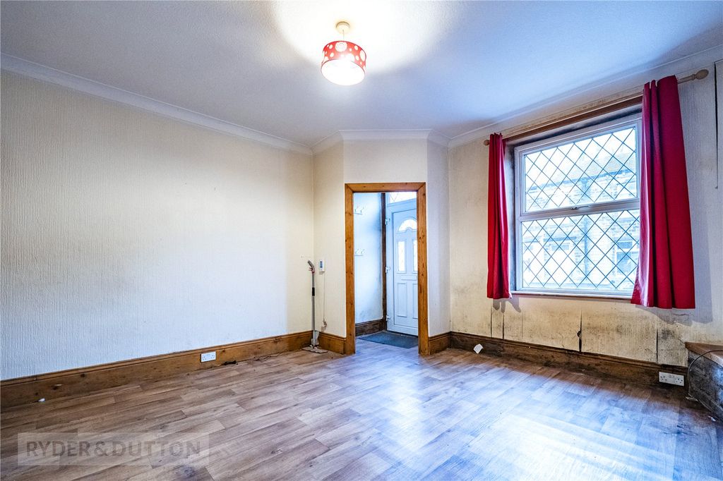 Property photo 3 of 18 Living Room