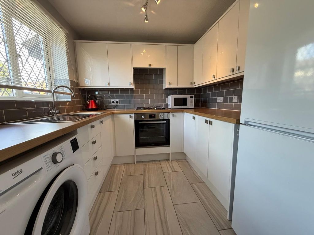 Property photo 3 of 12 3.Jpg