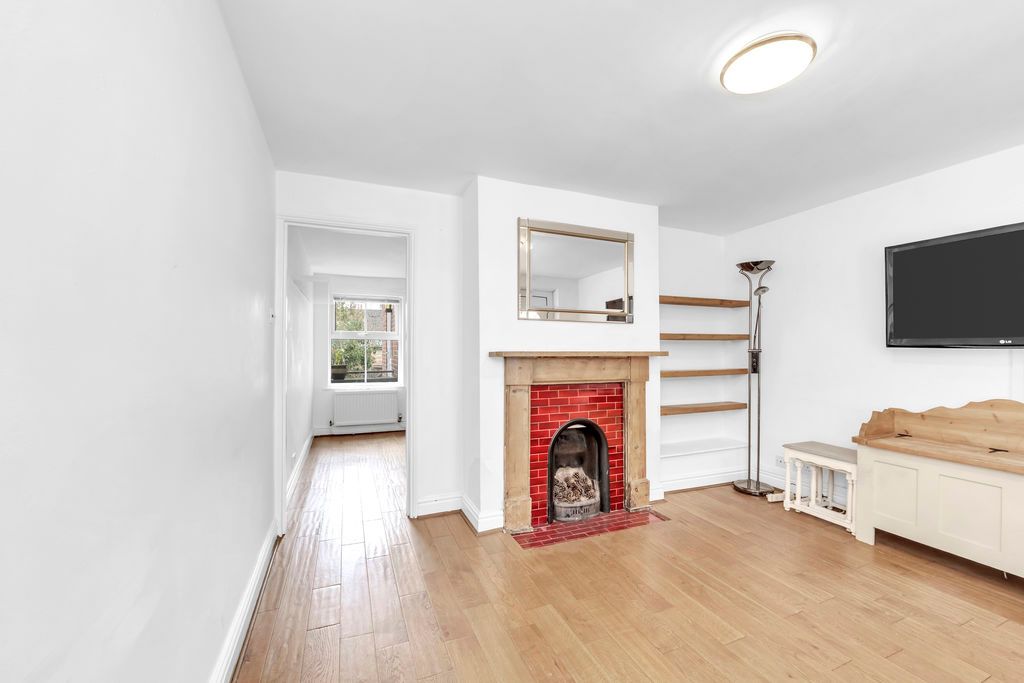 Property photo 2 of 16 Sitting Room