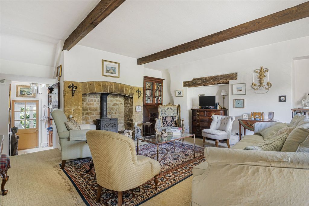 Property photo 2 of 14 Sitting Room