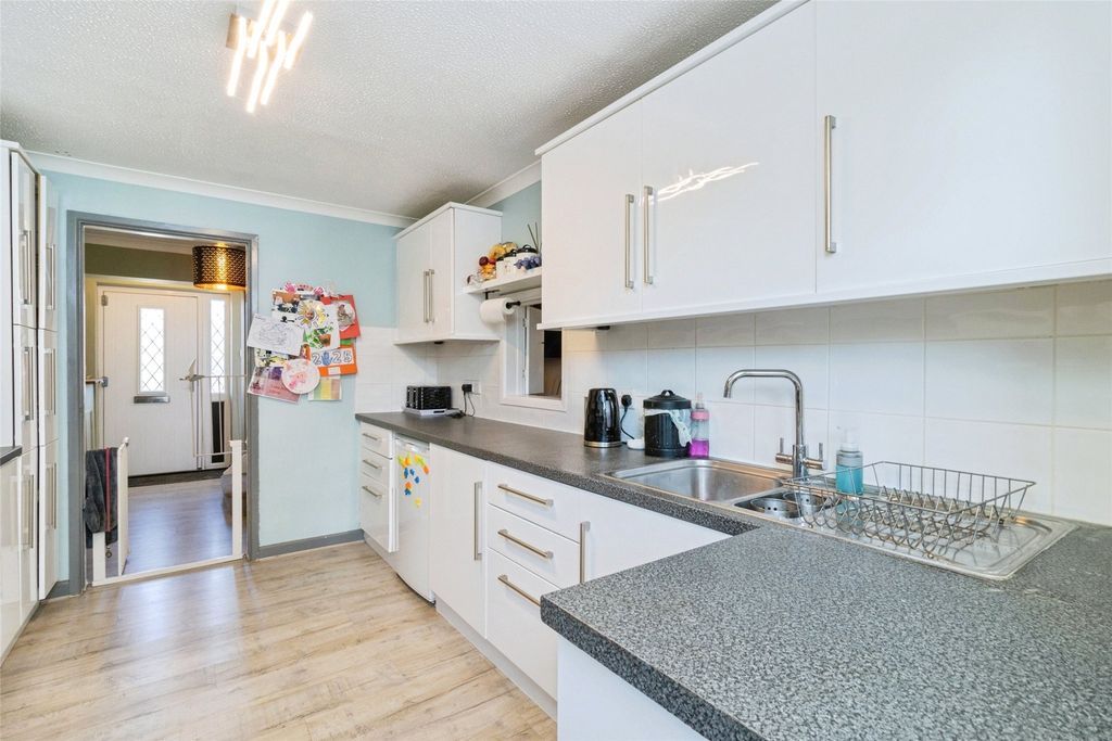 Property photo 3 of 13 Kitchen