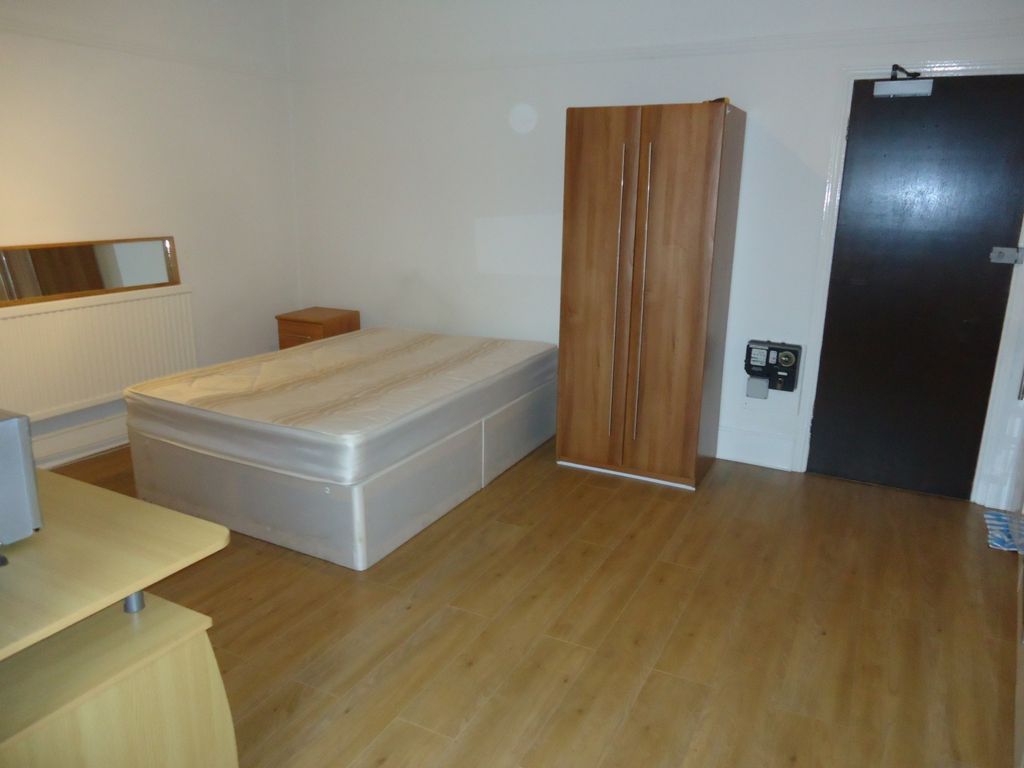 Property photo 2 of 6 Photo 5