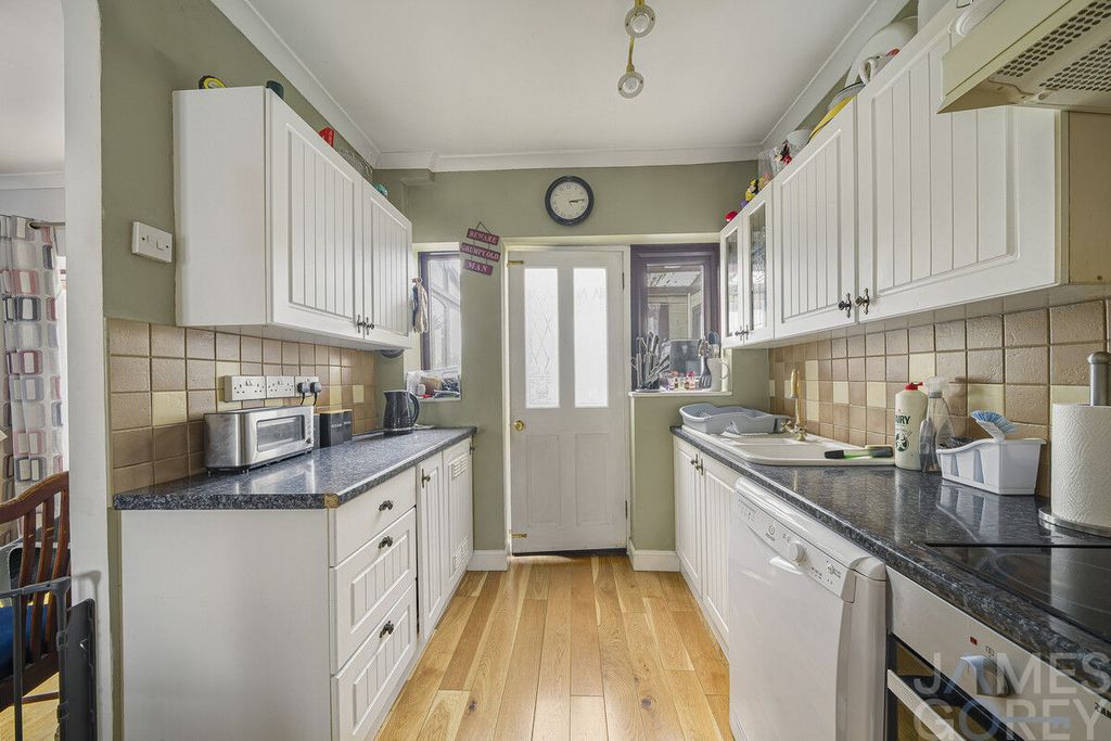 Property photo 2 of 23