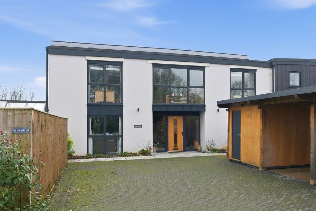 Property photo 1 of 24