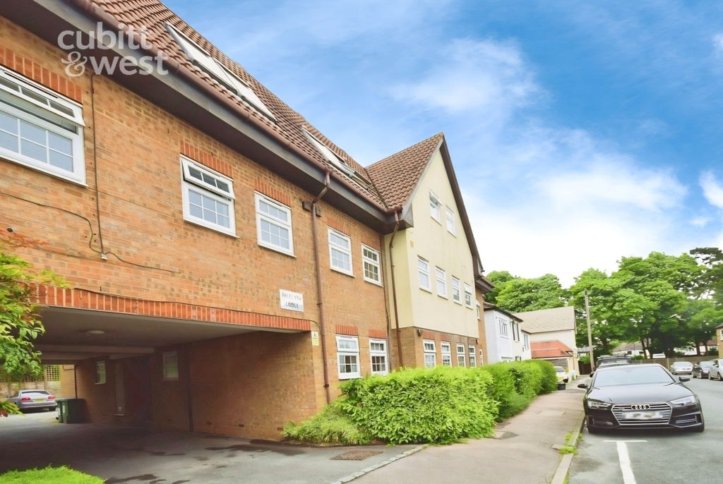 Property photo 1 of 10 B6275A2F-x1
