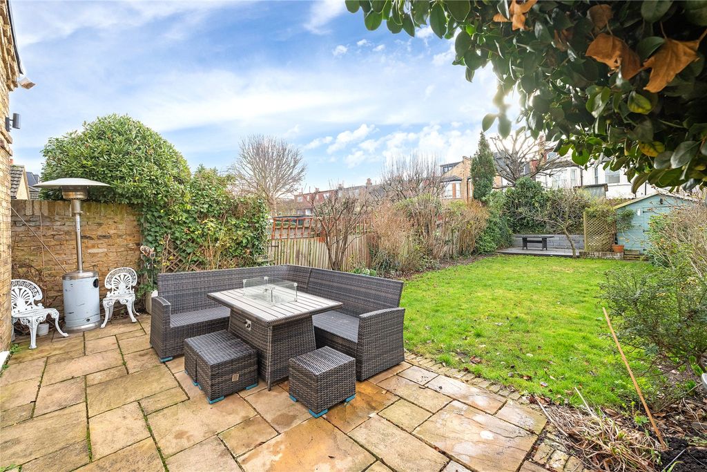 Property photo 3 of 37 Picture No. 19