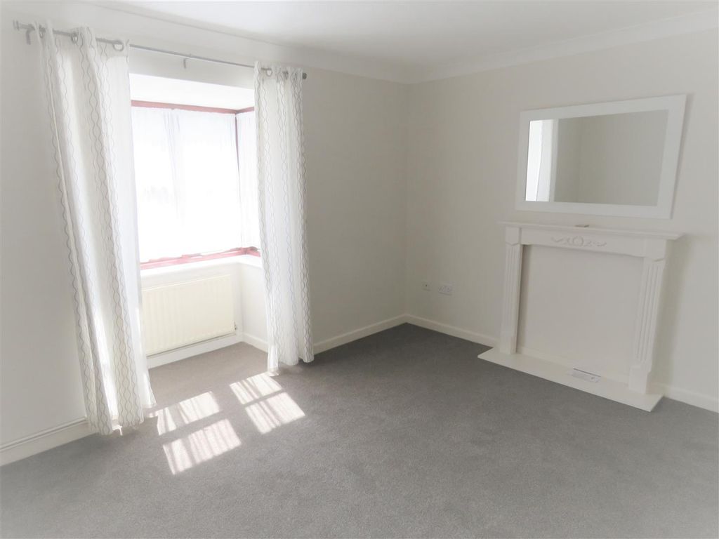 Property photo 2 of 8 Lounge Dining Room