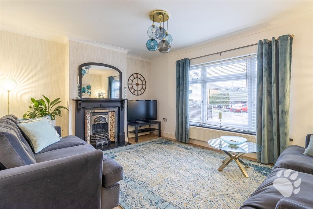 Property photo 3 of 40 Lounge